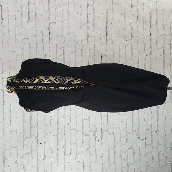 The Limited Size M Sleeveless V-Neck Cocktail Dress with Gold Zipper - Picture 3 of 10